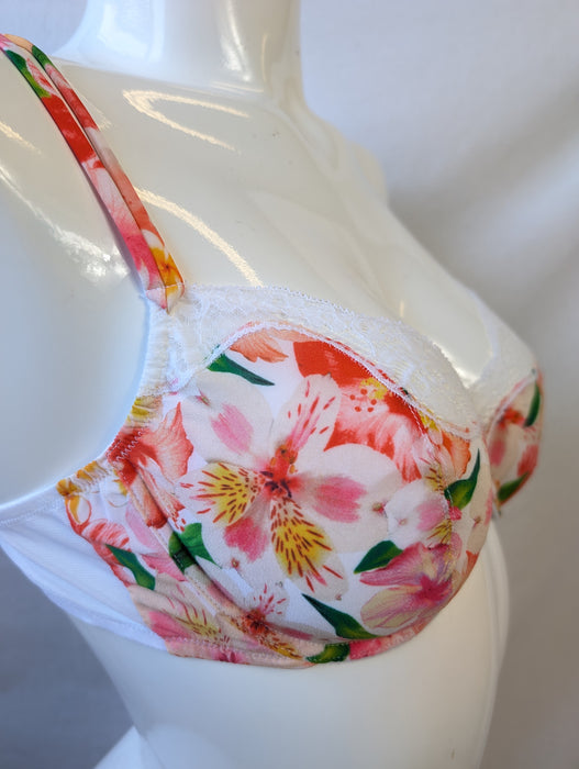 Andres Sarda Berlin, a beautiful fun demi bra on sale. Color Flowers. Style 3305810. Side view.