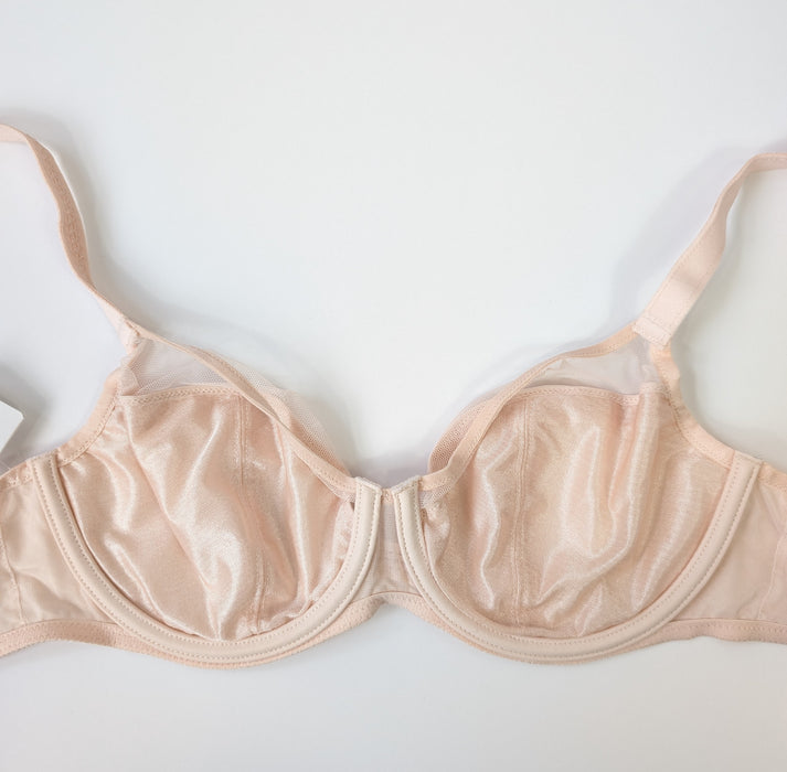 Chantelle Chic Essential, a beautiful full cup bra. Color Pink. Style 16G1. Inside view.