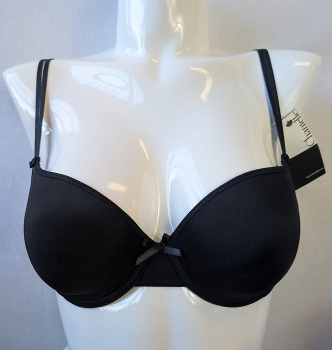 Chantelle Essential a great everyday tshirt bra. Color Black. Style 2575. Front view.