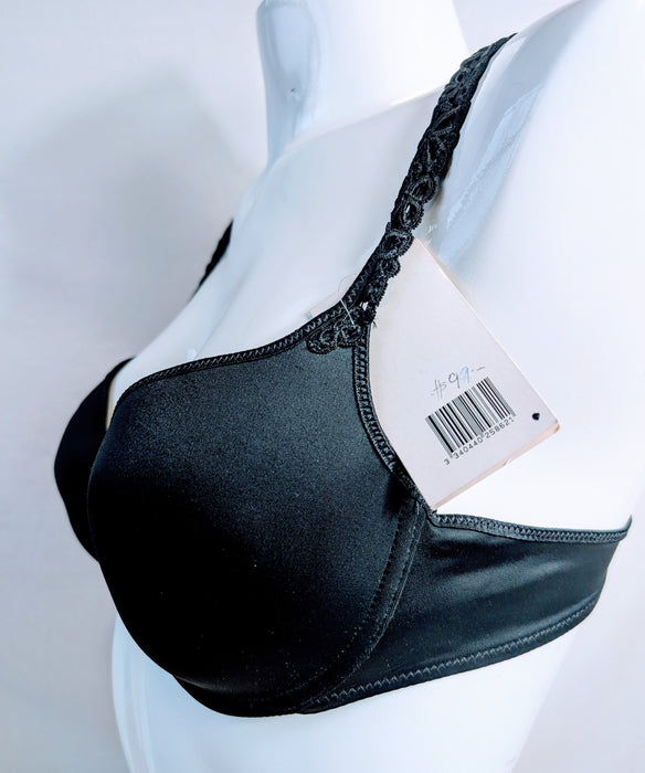 Chantelle Pyramide, a tshirt bra with great hold and shape. Color Black. Style 1465. Side view.