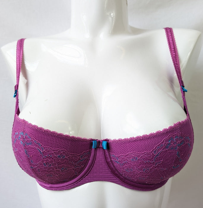 Chantelle Superbe, a wonderful demi bra. Color Orchid. Style 2565.