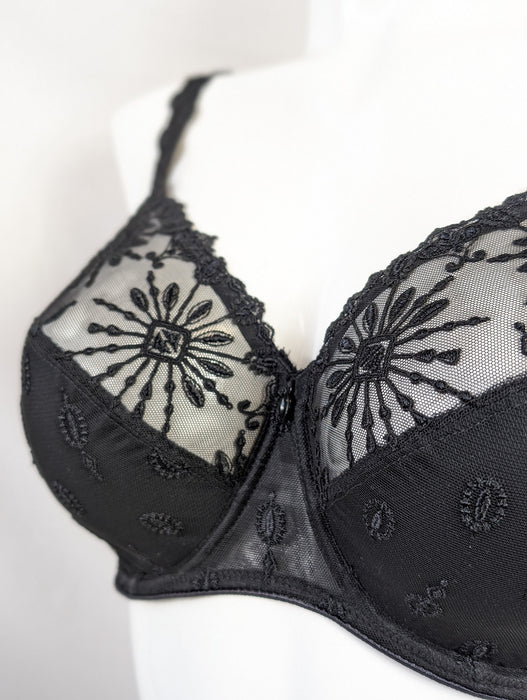 Chantelle Vendome, a luxurious bra on sale. Color Black. Style 1908.