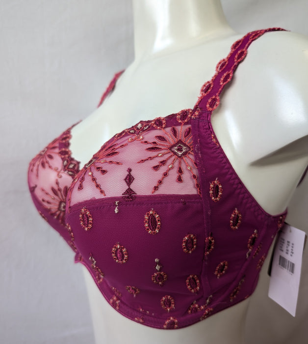 Chantelle Vendome is a full cup bra with beautiful embroidery. On sale. Side view. Color Fuschia. Style 1908.