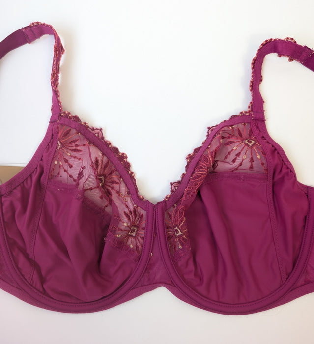 Chantelle Vendome is a full cup bra with beautiful embroidery. On sale. Top view. Color Fuschia. Style 1908.