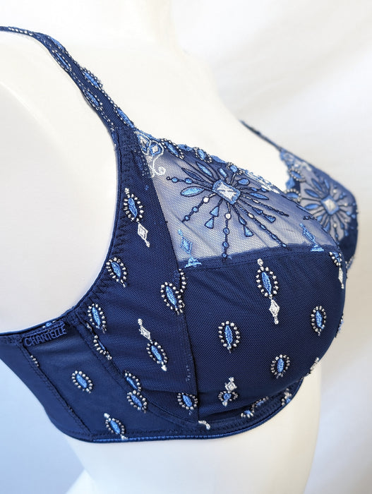 Chantelle Vendome, a comfortable full cup bra. Color Navy. Style 1908.