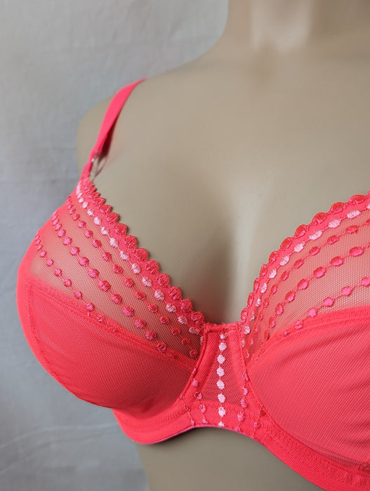 Elomi Matilda, a plunge bra, ideal for plus sizes. Color Flamingo. Style EL8900.