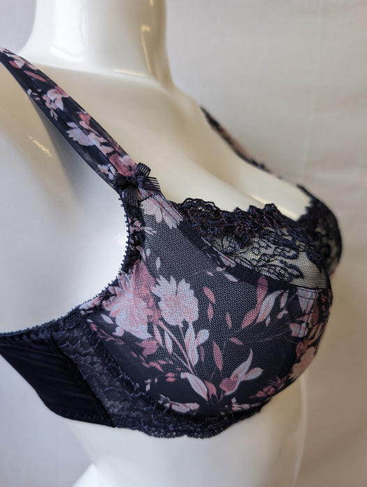 Empreinte Eden, a low neck bra that is a great everyday bra. Style 08213. Color Indigo.