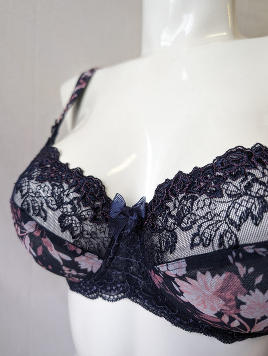 Empreinte Eden, a low neck bra that is a great everyday bra. Style 08213. Color Indigo.