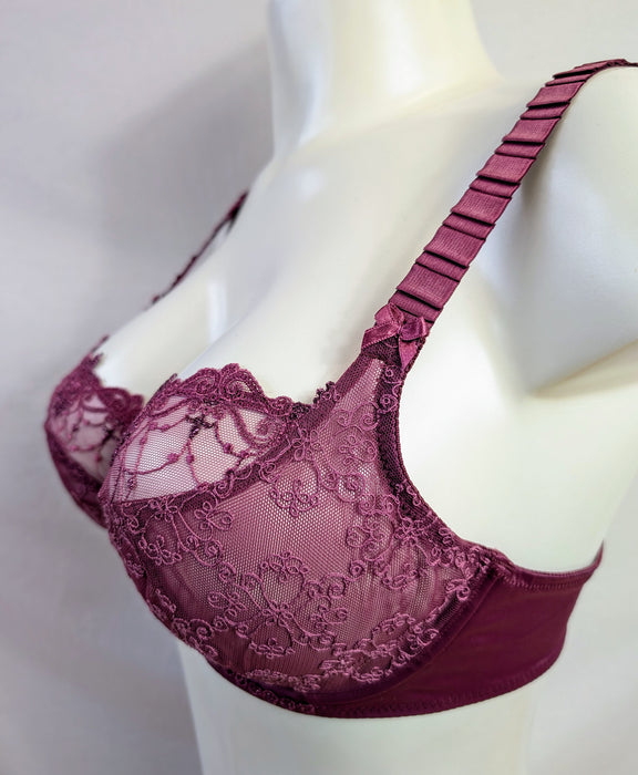 Empreinte Irina, a luxury balconette bra on sale. Color Lilas. Style 08122. Side view.