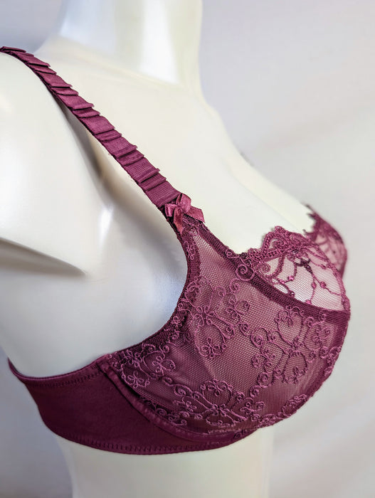 Empreinte Irina, a luxury balconette bra on sale. Color Lilas. Style 08122. Side view.