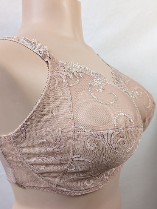 Empreinte Thalia, a limited edition color, this full cup bra is a classic. Color Blush. Style 0756.