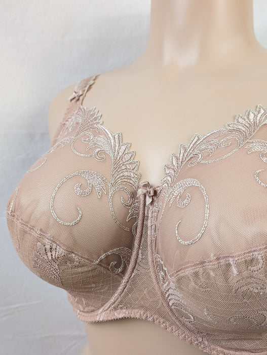 Empreinte Thalia, a limited edition color, this full cup bra is a classic. Color Blush. Style 0756.