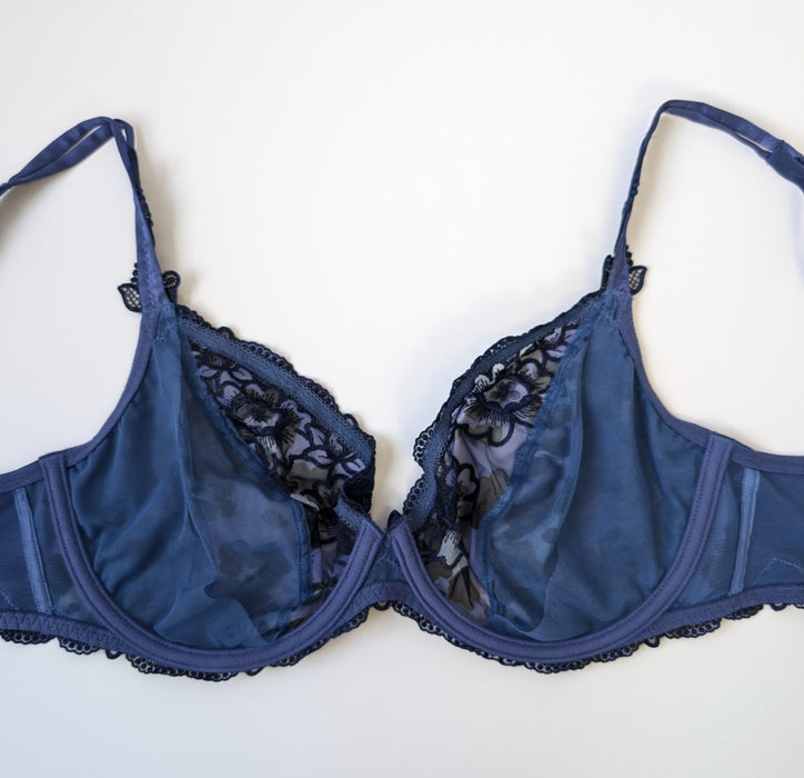 Lise Charmel Floral Dressing, a wonderful plunge bra. Color Sapphire. Style BCA3285. Inside view.