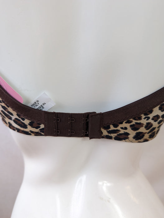 Lise Charmel, Frisson D'or, classy European lingerie at a low sale price. Color Leopard Print. Style FCA3068. Back view.