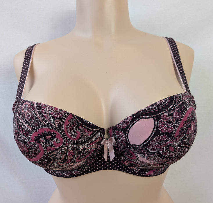 Lise Charmel Soir Adrenaline, a beautiful demi bra on sale. Color Pomegranate. Style FCA3047. Front view.