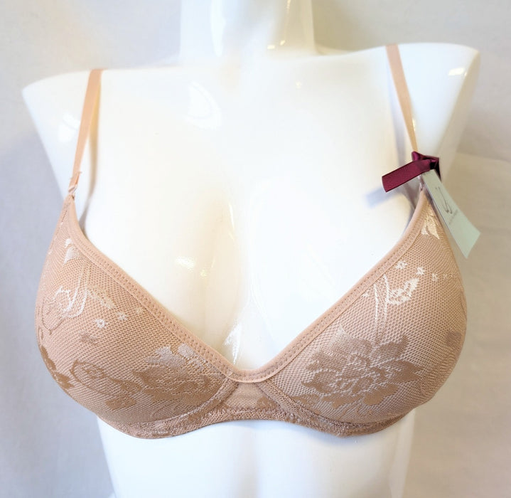 Little Bra Company Lea, a wonderful wireless lace bra. Color Beige. Style L001L.