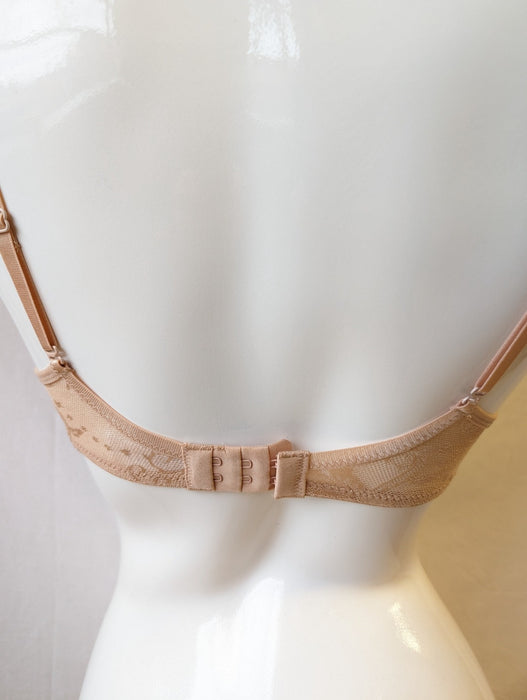 Little Bra Company Lea, a wonderful wireless lace bra. Color Beige. Style L001L.