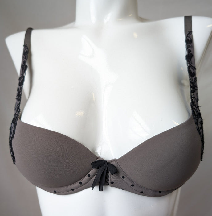 Lou Kat, a great little pushup bra for a great shape. Padded cups. Color Taupe. Style 21614.