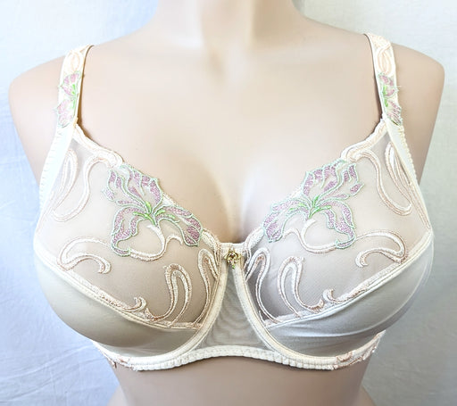 Louisa Bracq full cup bra called Horta. Value and comfort. Style 49301. Color Linen.