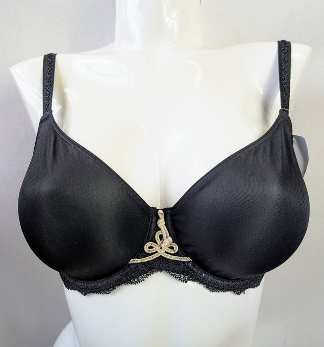 Maison Lejaby Attrape Coeur, a comfortable full cup bra on sale. Style G60713. Color Black. Front view.