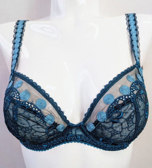 Maison Lejaby Cassiopee, a luxury bra on sale. Color Jade. Style G50931. Front view.