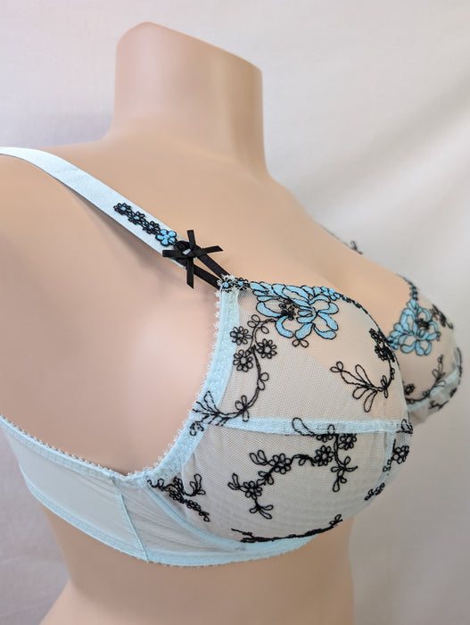 Maison Lejaby Gaby, a comfortable full cup bra. Style G20733. Color Summer Blue. Side view.