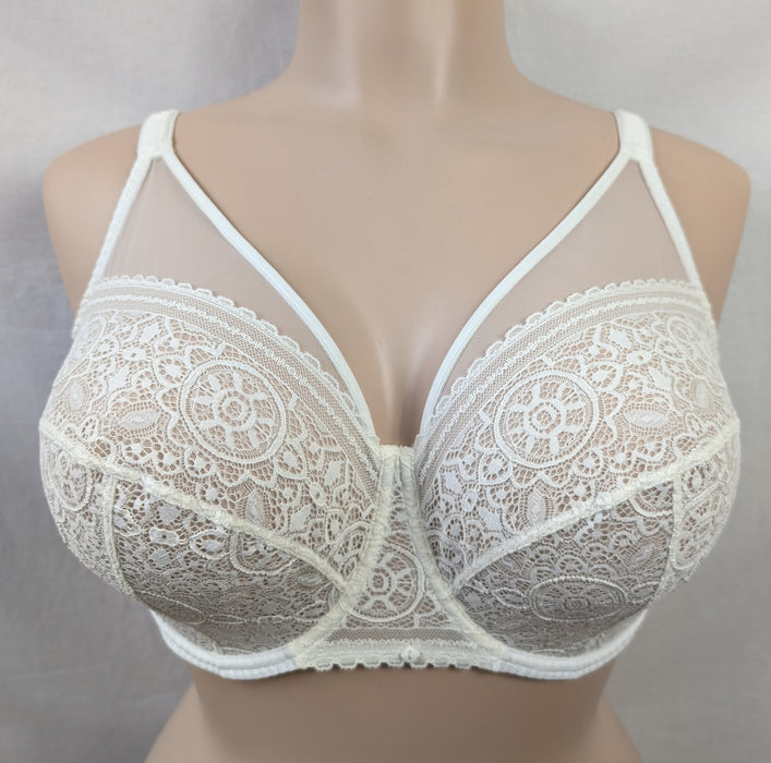 Maison Lejaby Mandala, a sophisticated full cup bra on sale. Color Ivory. Style G11834. Front view.