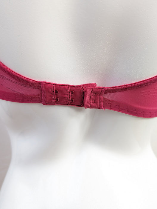 Marie Jo Anna, a heart shaped bra that mixes great style with superior comfort. Color Amarena. Style 0102462.