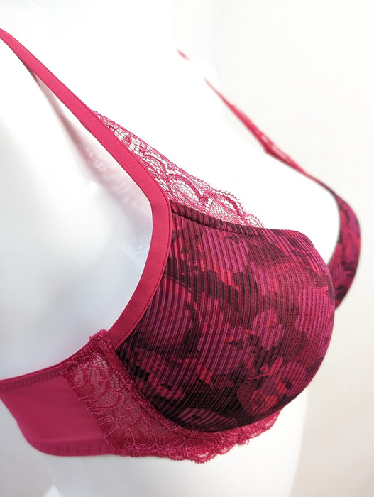 Marie Jo Anna, a heart shaped bra that mixes great style with superior comfort. Color Amarena. Style 0102462.