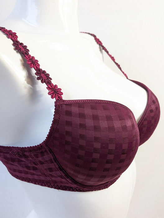 Marie Jo Avero, a padded plunge bra from one of the more iconic bra lines. Color Ruby Red. Style 0100418.