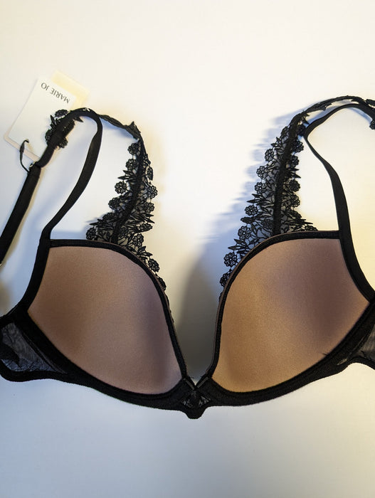 Marie Jo Danae, a plunge bra with exquisite style. On sale. Color Black. Style 0102576.