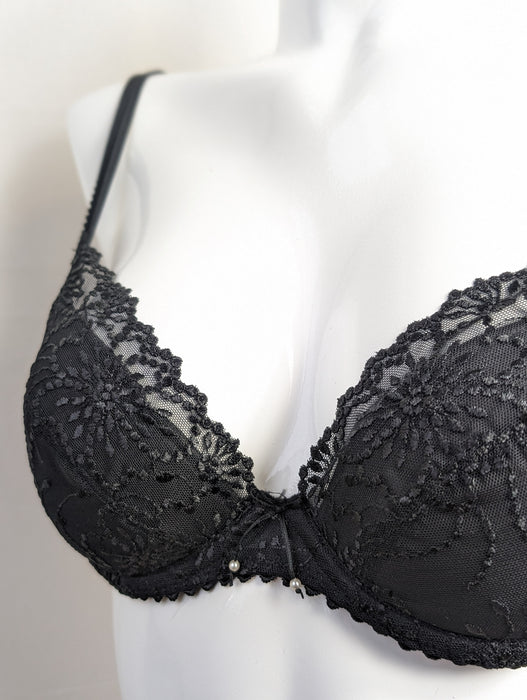 Marie Jo Jane, a timeless pushup bra with removeable cookies. Color Black. Style 0101337.