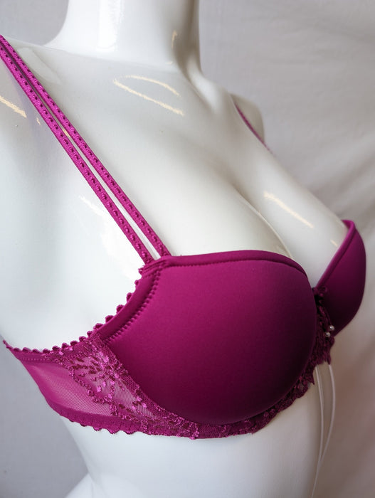 Marie Jo Jane, a tshirt bra. Great shape. Color Wild Rose. Style 0101339.