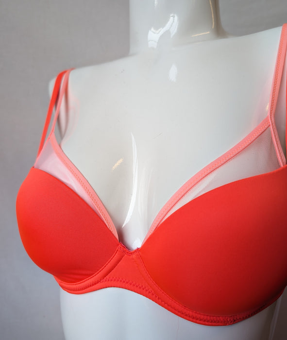 Marie Jo Mariko, a flirty plunge bra. Style 0122176. Color Fruit Punch.