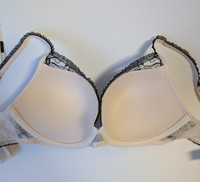 Marie Jo Noorah, a beautiful push-up bra. Style 0102627. Color Black & Blush.