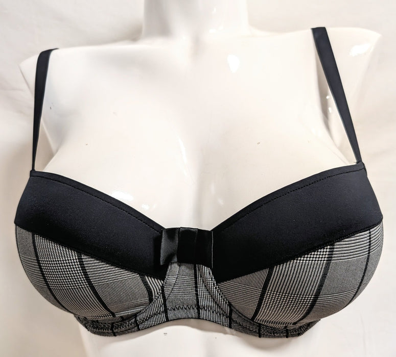 Marie Jo Robert, get great cleavage with a balcony bra. Color Black. Style 0122109.