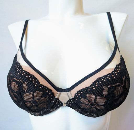 Marie Jo Suto, a chic and timeless heart shaped plunge bra. Front view. Style 0122186. Color Black.