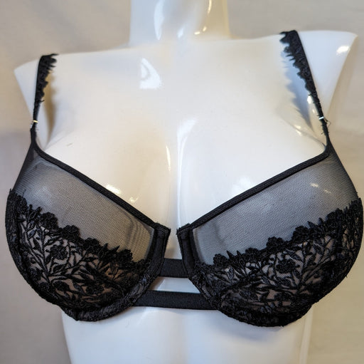 A wonderful full cup bra. Color black. Style 0102570.