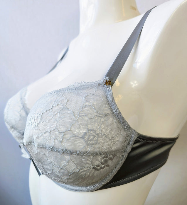 Nina Ricci full cup bra on sale. Color Silver. Style NR1433. Side view.