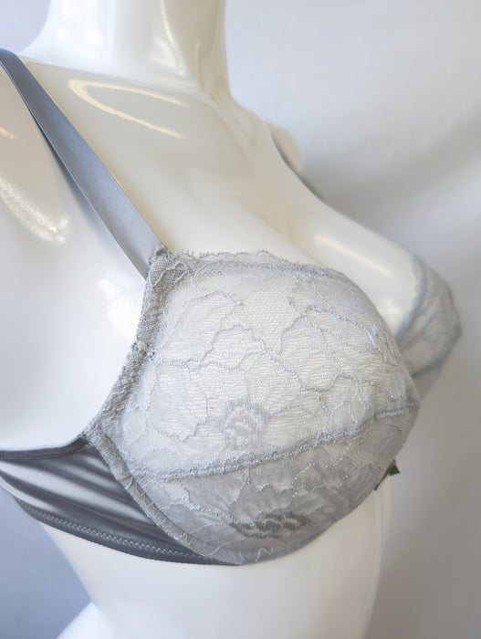 Nina Ricci full cup bra on sale. Color Silver. Style NR1433. Side view.