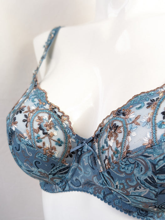 Prima Donna Alaila, a comfortable full cup bra. Style 0163240. Color Autumn Blue.