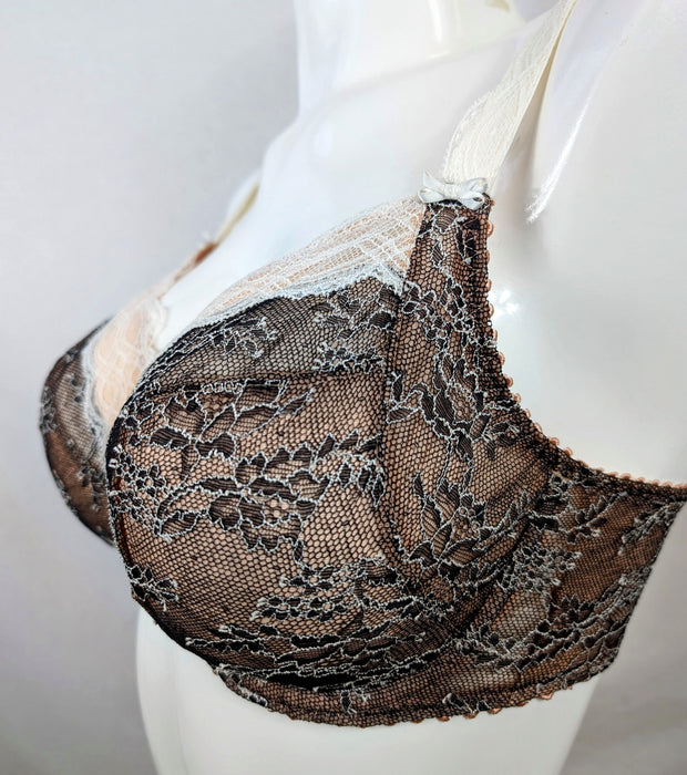 Prima Donna Crystal, a hard to find full cup bra for the full bust. Color Black. Style 0162911. Side view.