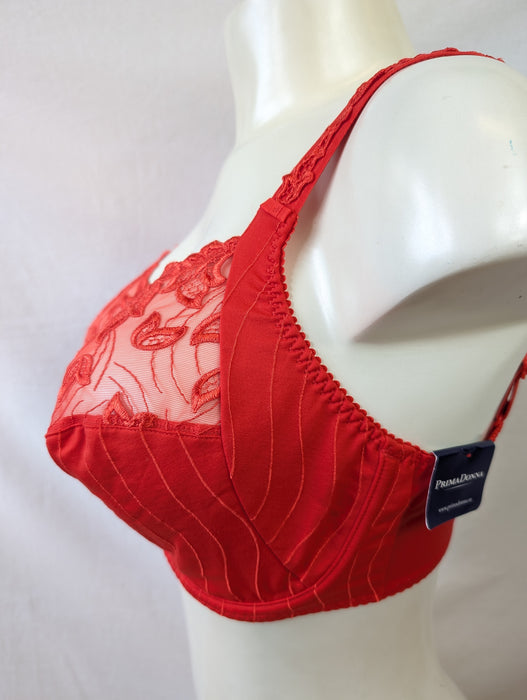 Prima Donna Deauville, a best selling bra across the globe. Ideal for the full bust. On sale. Style 0161811. Color Fiery Red. Side view.