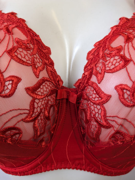 Prima Donna Deauville, a best selling bra across the globe. Ideal for the full bust. On sale. Style 0161811. Color Fiery Red. Front view.