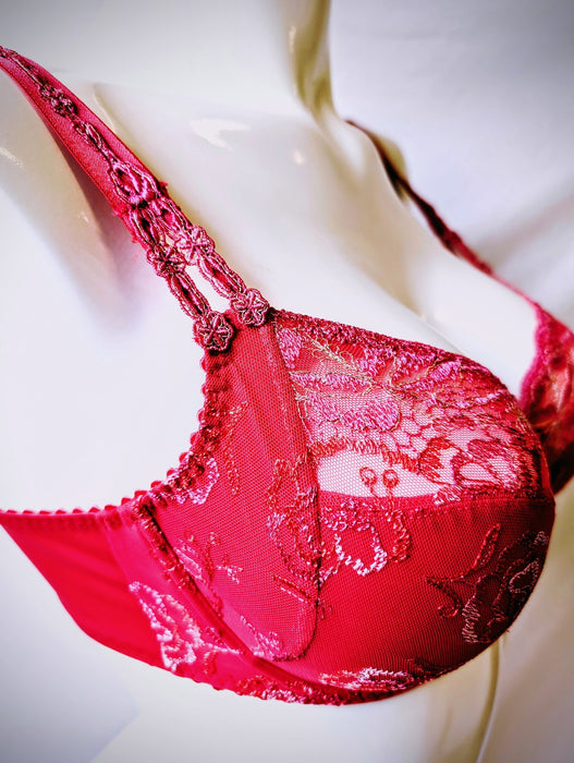 Prima Donna Delight, a perfect all day comfort bra on sale. Color Framboise. Style 0162760.