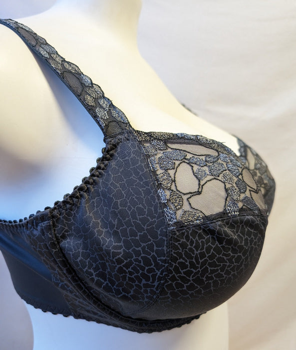 Prima Donna Hyde Park, a deep cup, full cup bra. Color Gris. Style 0163200.