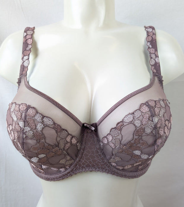 Prima Donna Hyde Park, a premium bra on sale. Color Sabbia. Style 0163202. Front view.