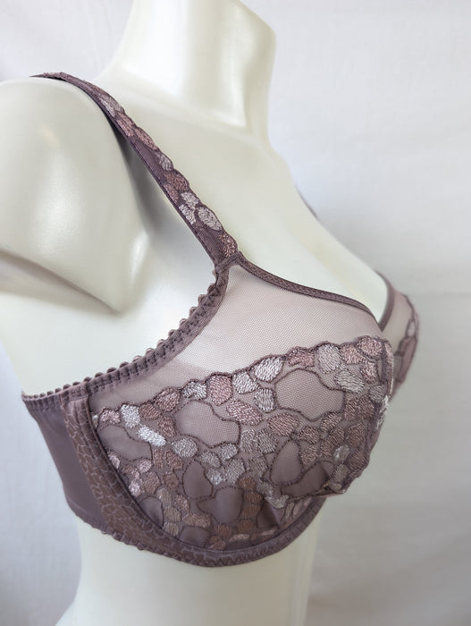 Prima Donna Hyde Park, a premium bra on sale. Color Sabbia. Style 0163202. Side view.