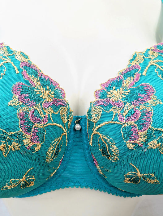 Prima Donna Lenca, a padded bra for comfort and shape. Color Sunny Teal. Style 0263462. Gore view.
