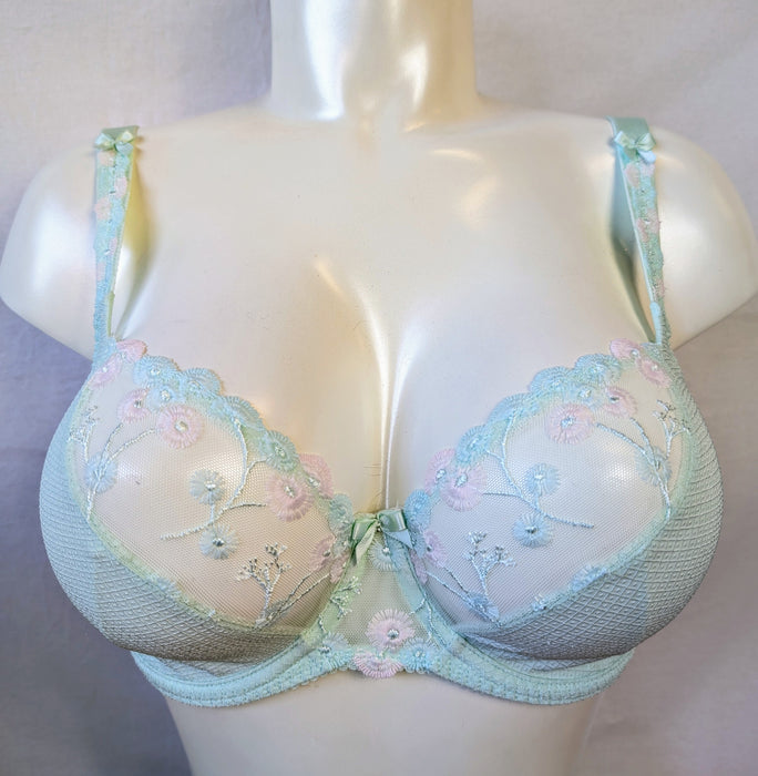 Prima Donna Luna balconette bra on sale. Front view. Style 0162623. Color Spring.